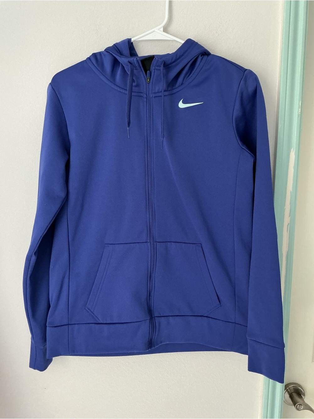 Nike Women’s Blue Pullover Hoodie with Front Pocket - Picture 4 of 10